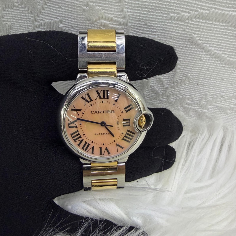 這款手錶是Cartier Ballon Bleu 粉色珍珠母貝錶盤女士腕錶-0