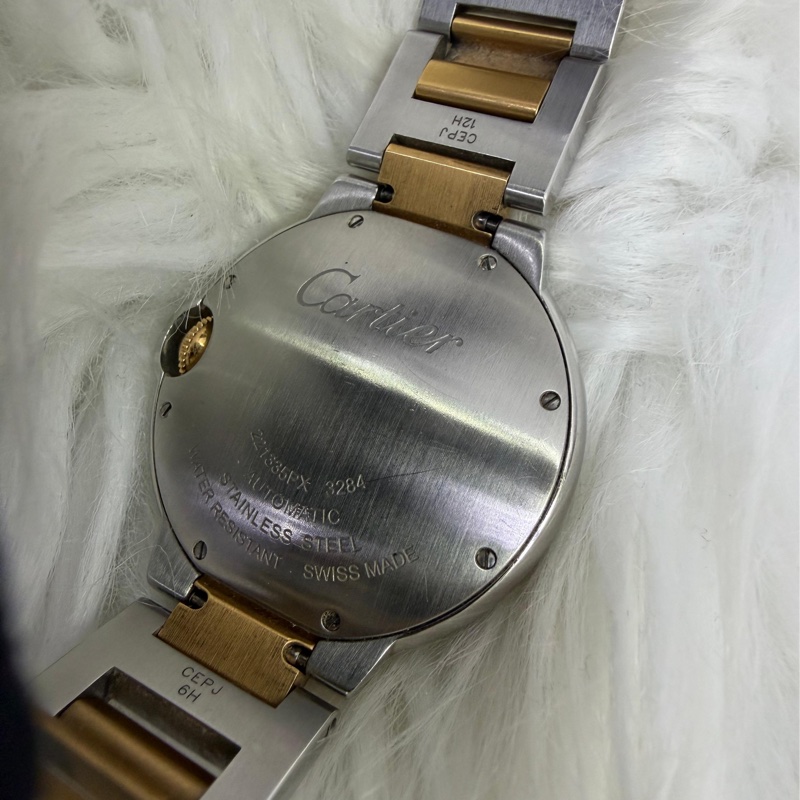 這款手錶是Cartier Ballon Bleu 粉色珍珠母貝錶盤女士腕錶-4