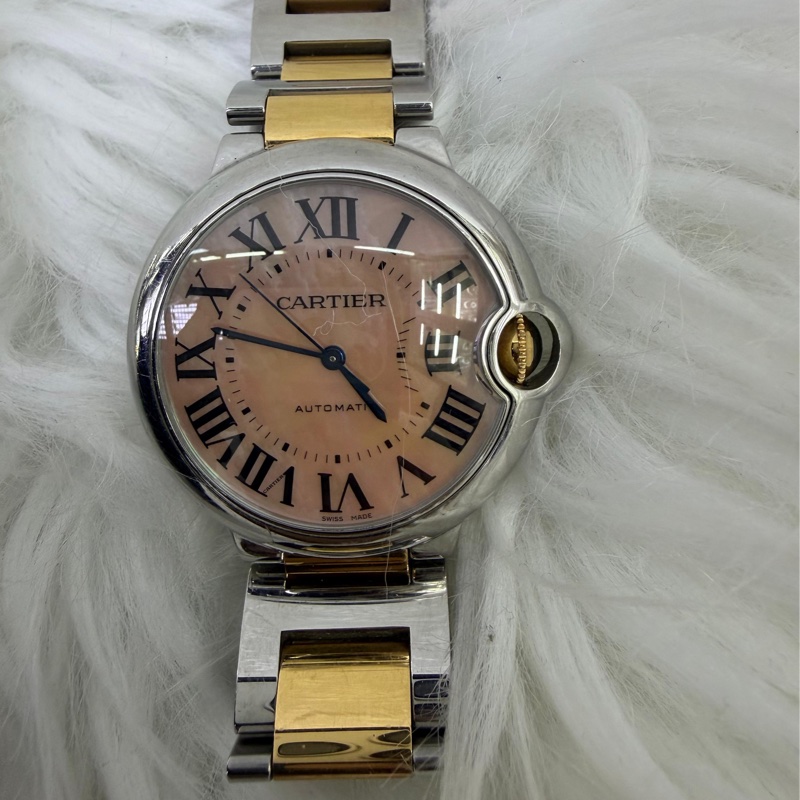 這款手錶是Cartier Ballon Bleu 粉色珍珠母貝錶盤女士腕錶-6