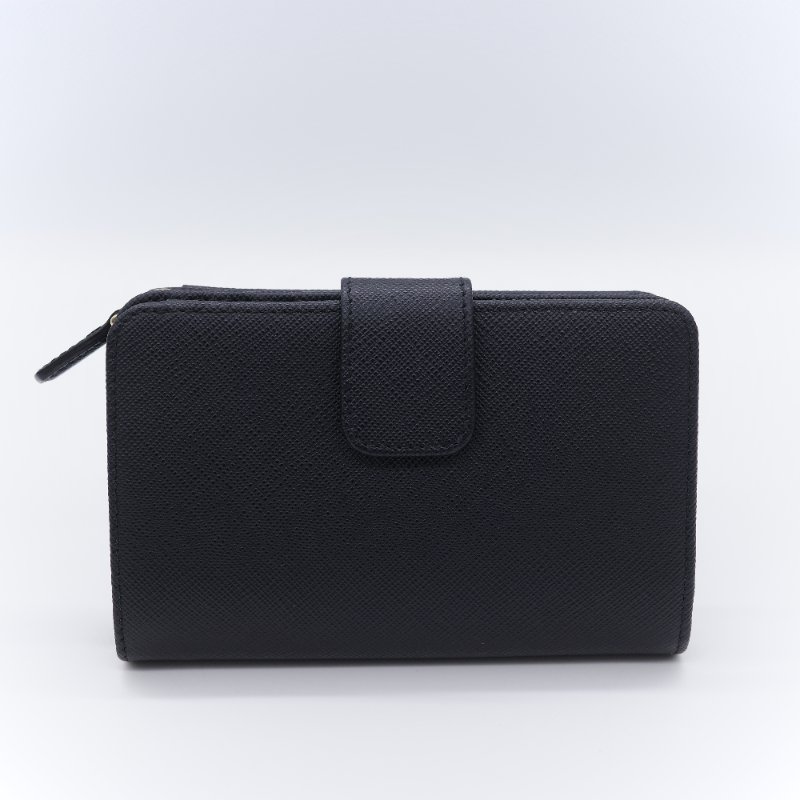 Prada 普拉達 Saffiano 經典金色Logo 黑色 防刮牛皮 短夾 中短夾 （鈔票位+卡位+零錢位）-6