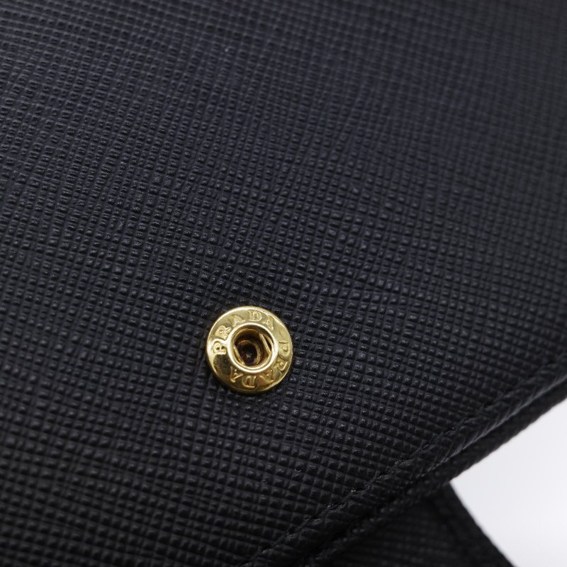 Prada 普拉達 Saffiano 經典金色Logo 黑色 防刮牛皮 短夾 中短夾 （鈔票位+卡位+零錢位）-8