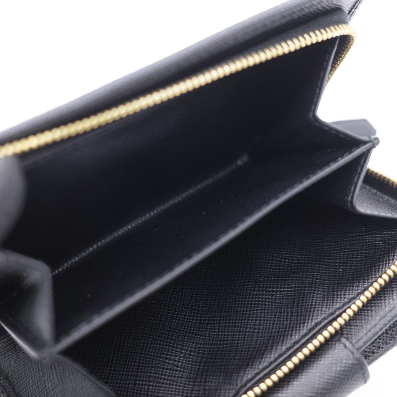 Prada 普拉達 Saffiano 經典金色Logo 黑色 防刮牛皮 短夾 中短夾 （鈔票位+卡位+零錢位）-9