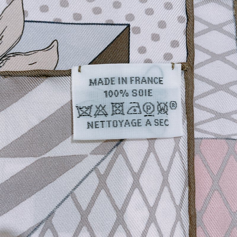 TW4740 Hermes 愛馬仕絲巾 粉色拼大象灰 90cm Grand Theatre Nouveau 90x90cm Scarf-8
