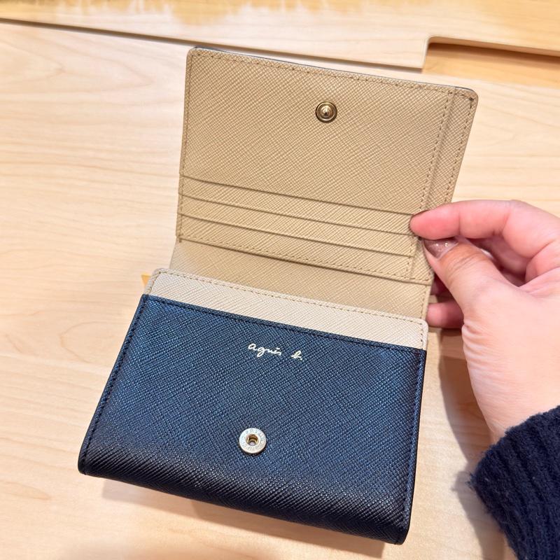 agnes b 防刮皮革短夾-1