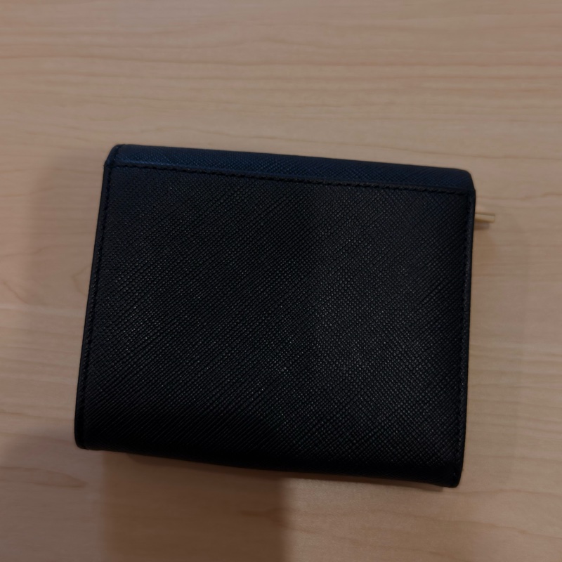 agnes b 防刮皮革短夾-5