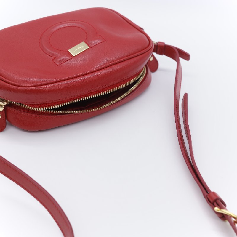 Salvatore Ferragamo 菲拉格慕 Gancini 烈焰紅 小牛皮 相機包 斜背包-11