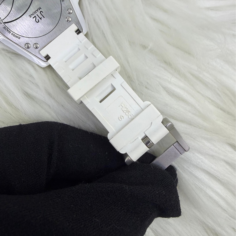 這款手錶是香奈兒（Chanel）的J12 系列腕表-2