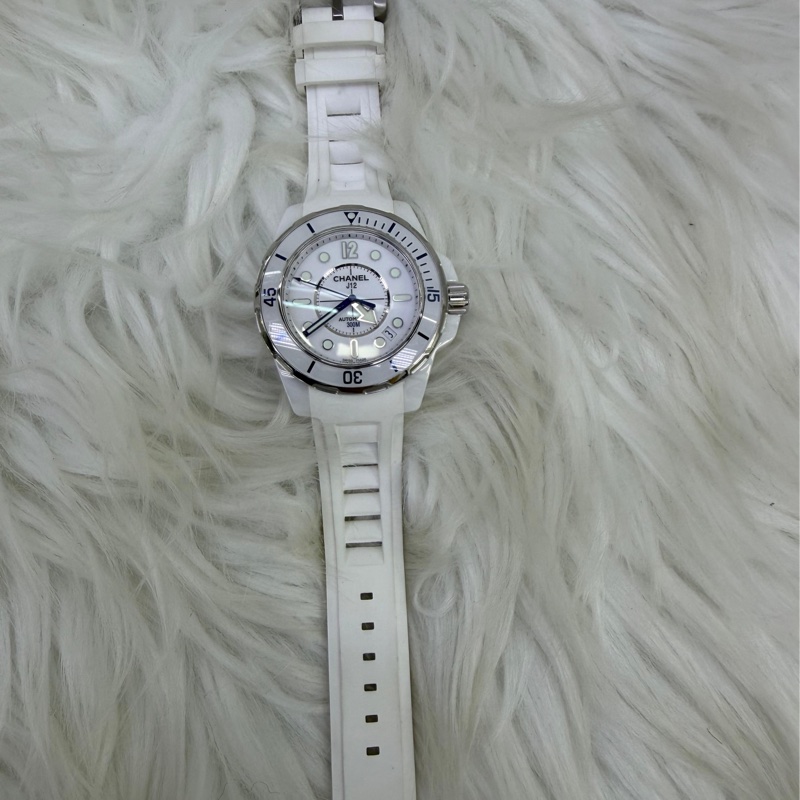 這款手錶是香奈兒（Chanel）的J12 系列腕表-8
