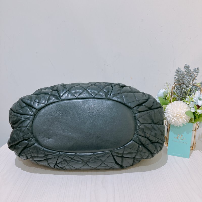 TK1955	香奈兒 牛皮皮革 鏈帶手挽肩背  Black Quilted Iridescent Calfskin Leather Small In-The-Mix Tote Bag-3