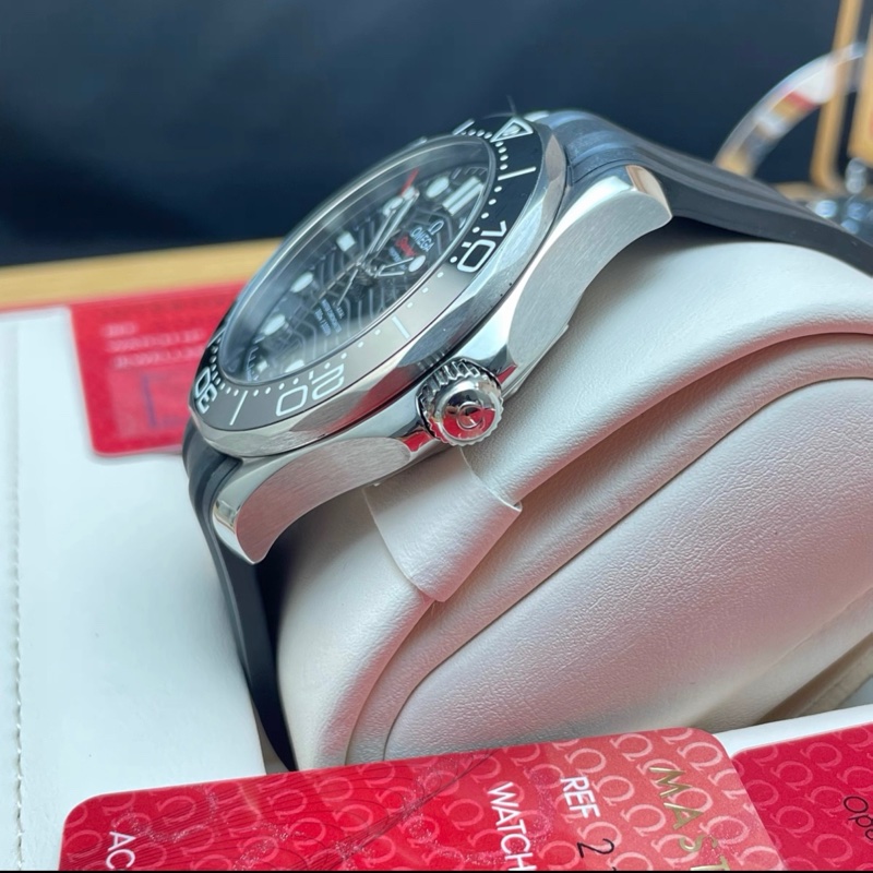 Omega Seamaster Diver 300M 手錶-4