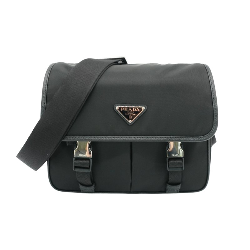 Prada Saffiano 再生尼龍銀三角logo雙扣斜背包-大(2VD769-黑)-1