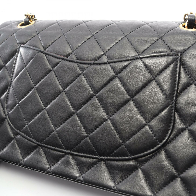 香奈兒 (CHANEL) Matelasse 雙蓋鏈條肩背包，羊皮材質，黑色，金色五金，二手，女士 CC-9