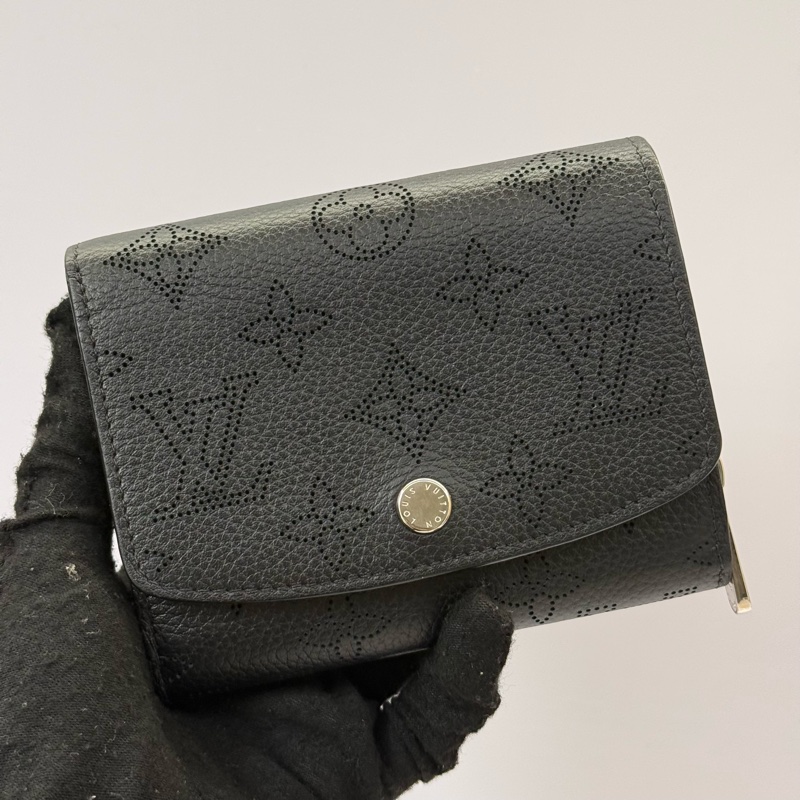 LOUIS VUITTON 路易威登 黑色MAHINA PORTOFEUILLE IRIS 短夾 M62540-0