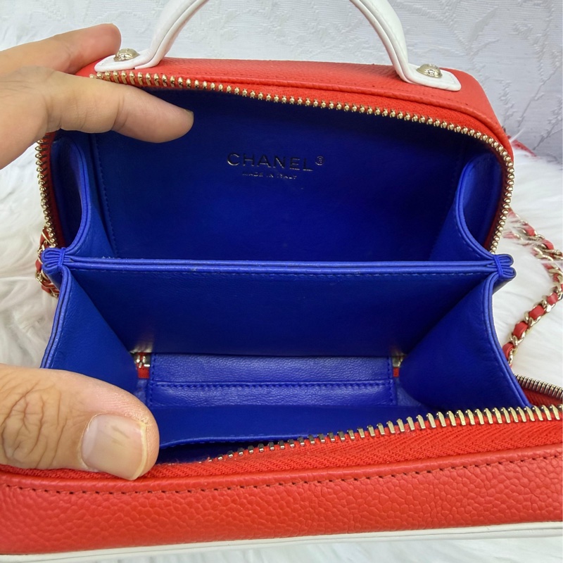 Caviar Quilted Small CC Filigree Vanity Case Blue White Red-3