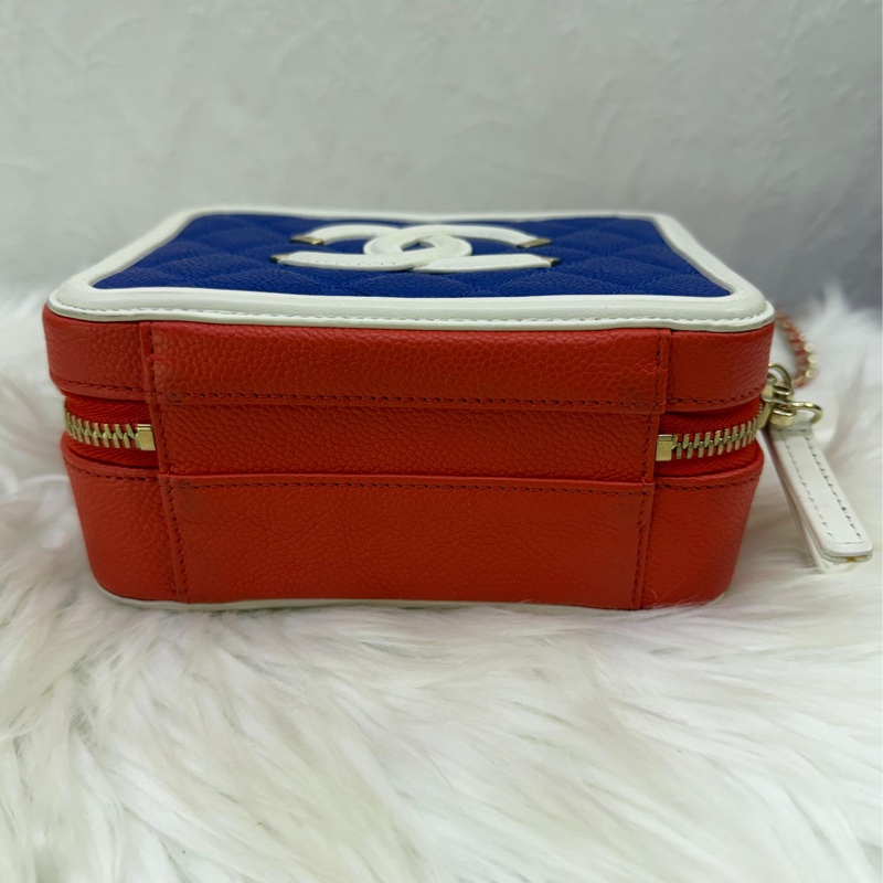 Caviar Quilted Small CC Filigree Vanity Case Blue White Red-4