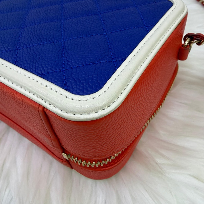 Caviar Quilted Small CC Filigree Vanity Case Blue White Red-8
