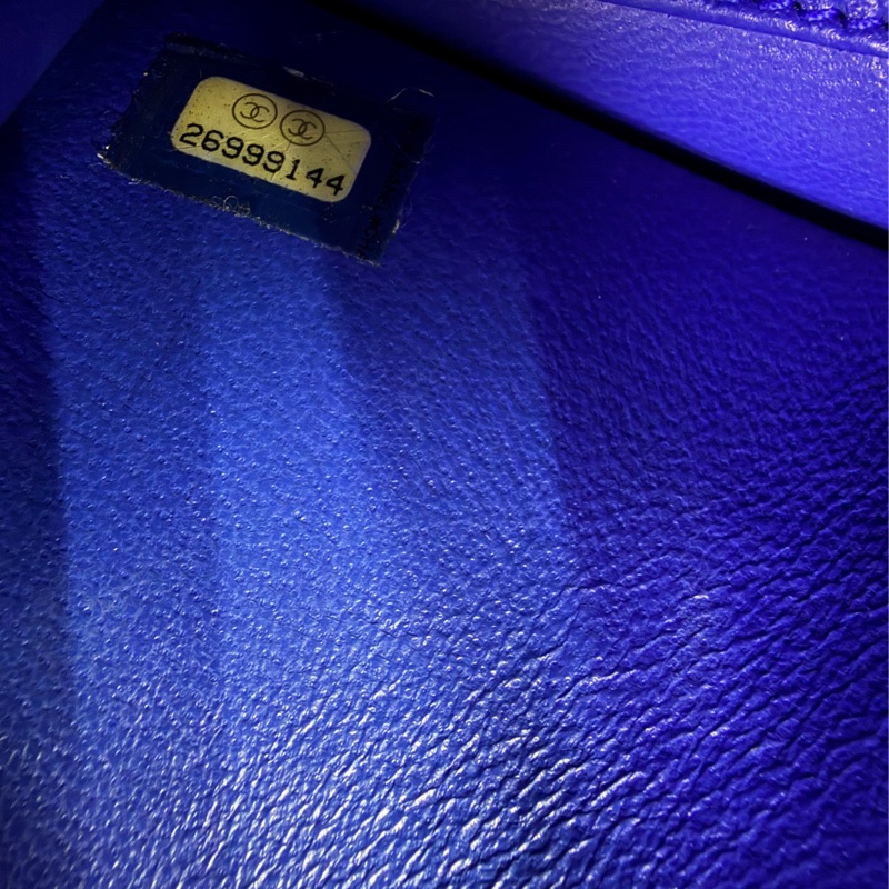 Caviar Quilted Small CC Filigree Vanity Case Blue White Red-13