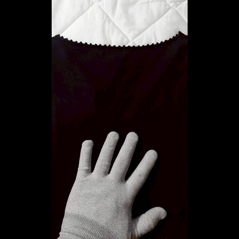 BURBERRY 博柏利 LONDON 戰馬 女黑色抓皺立體蕾絲領口短袖上衣5號-3