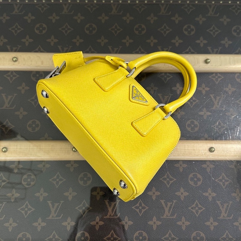 PRADA 檸檬黃銀扣 mini手提肩背斜背貝殼包18*12*8 98新配件塵袋-5