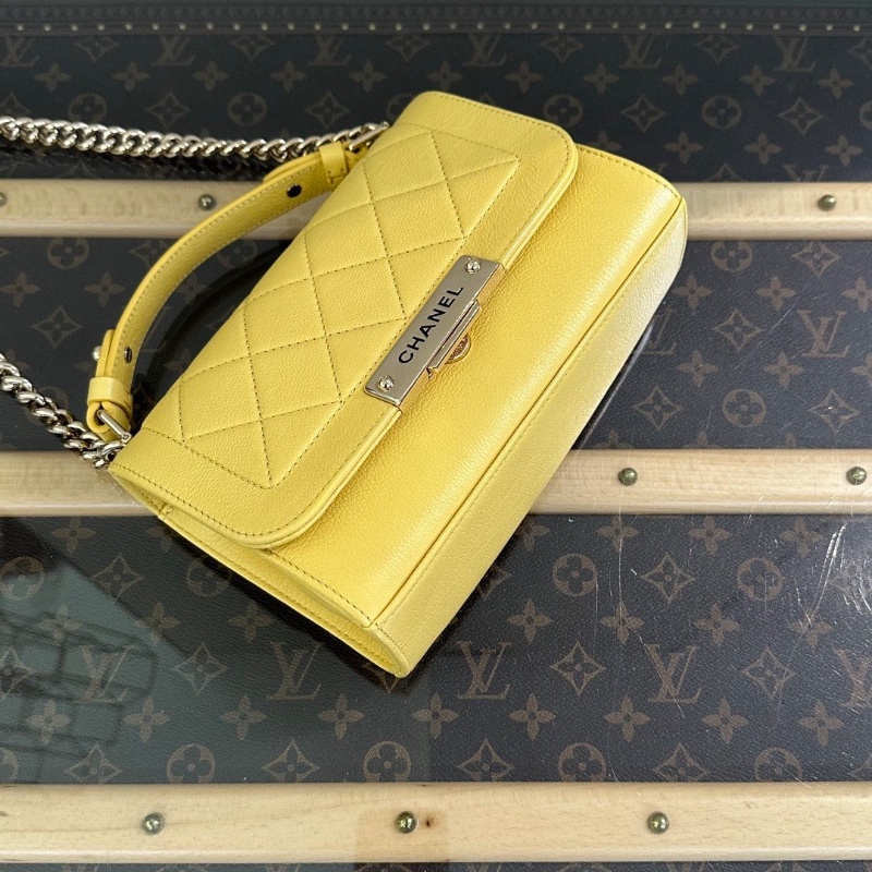 CHANEL 黃色金扣翻蓋 手提肩背斜背包 21*14*7 98新配件塵袋 保卡-2