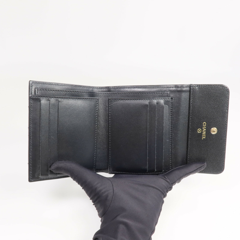 CHANEL 牛皮皮革Wallet金扣錢包-12