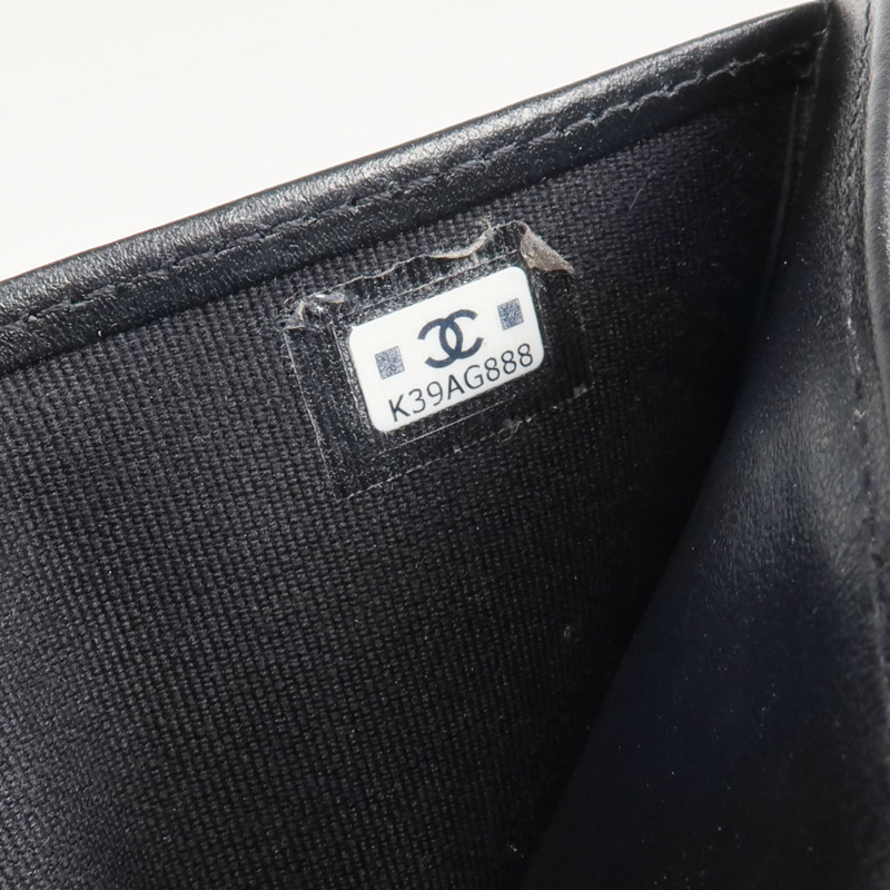 CHANEL 牛皮皮革Wallet金扣錢包-16