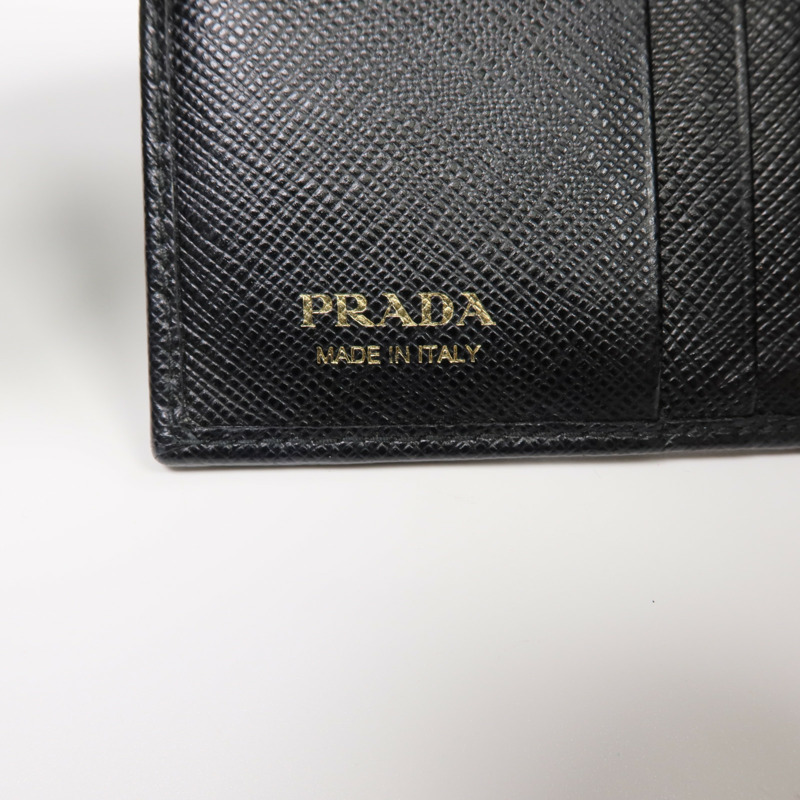 PRADA 牛皮皮革Wallet金扣錢包-7