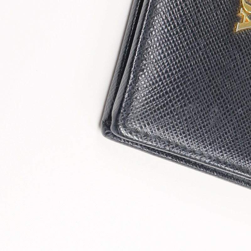 PRADA 牛皮皮革Wallet金扣錢包-9