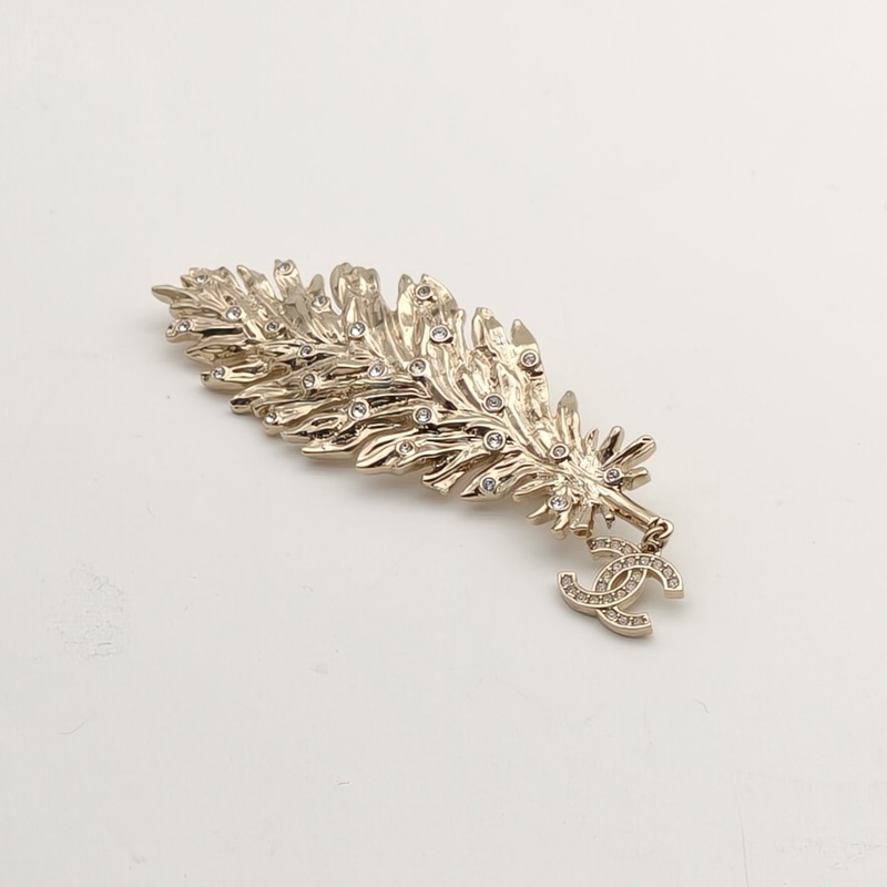 CHANEL 合金25S羽毛水鑽籠中鳥系列胸針-1