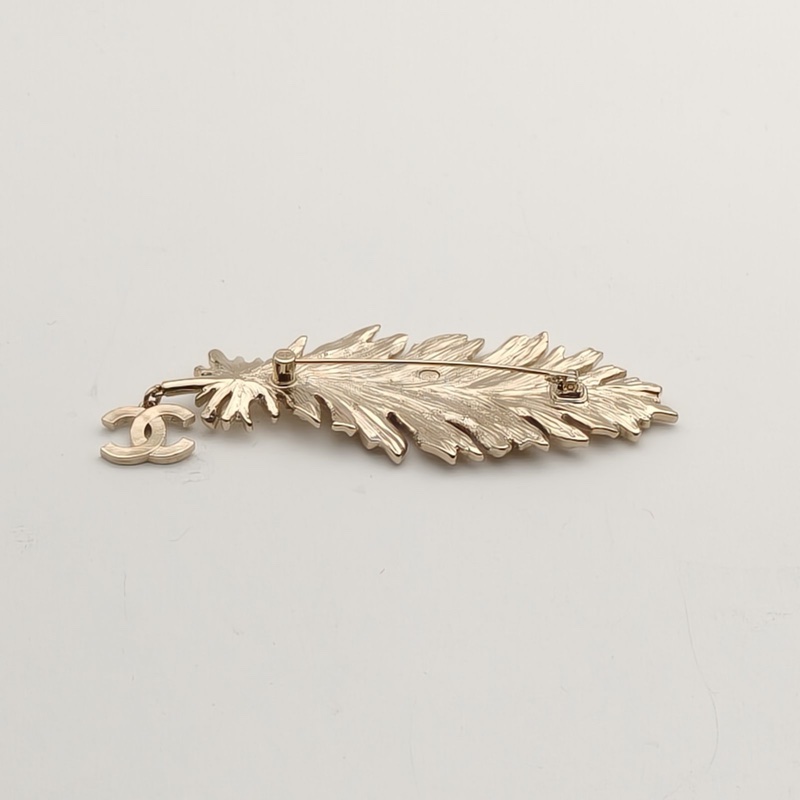 CHANEL 合金25S羽毛水鑽籠中鳥系列胸針-3