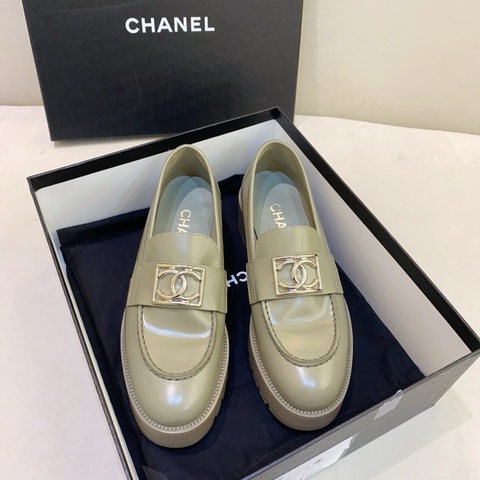 閒置新 未使用Chanel香奈兒  23K 淺綠色 漆皮樂福鞋 休閒鞋 37碼