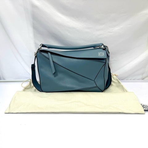 LOEWE Puzzle 藍色中型幾何拼接包