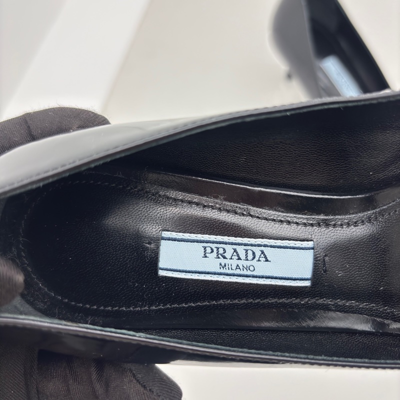 Prada普拉達牛皮尖頭黑色高跟鞋38.5碼-1