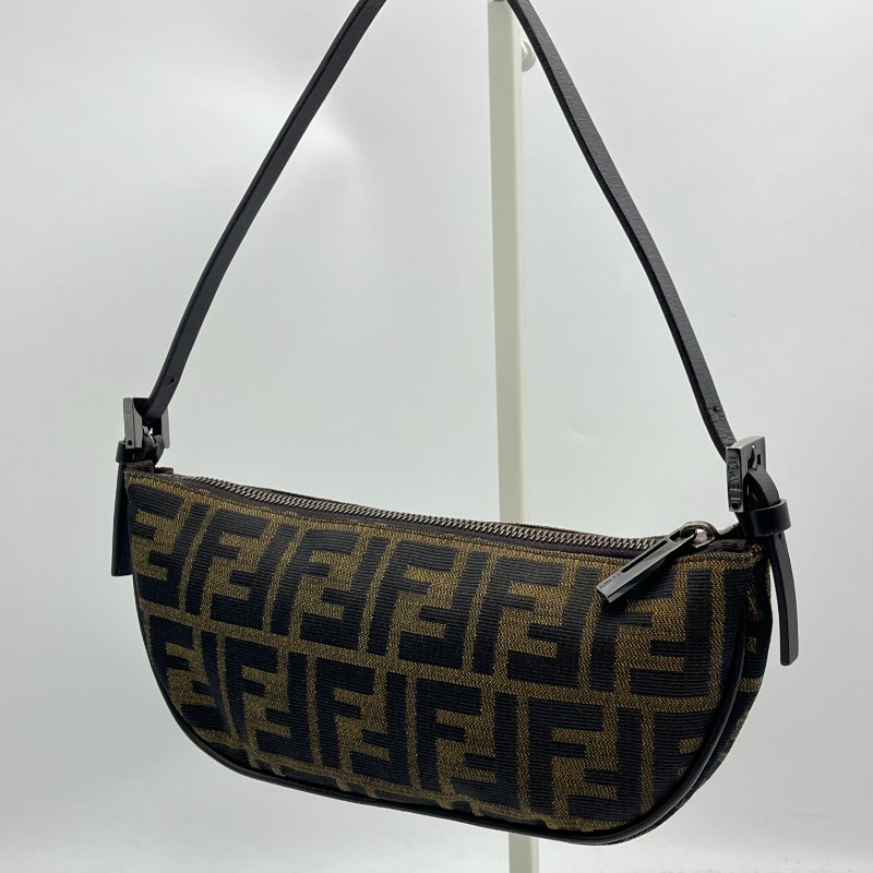 🏷Fendi漁夫包-5