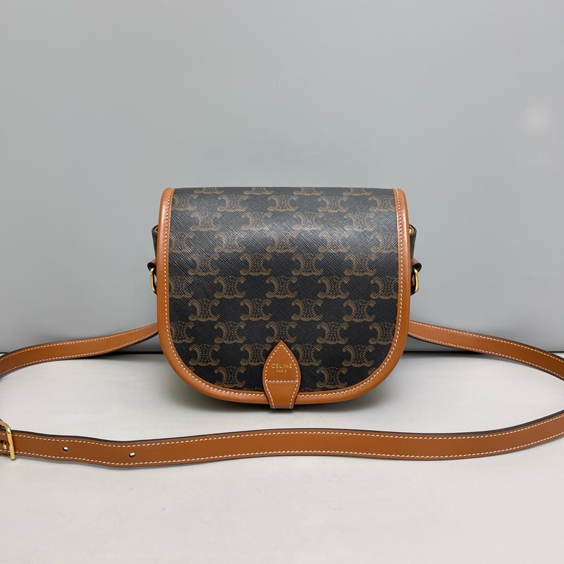 🌷甜價只有一顆！Celine 馬鞍包 Folco 老花凱旋門-0