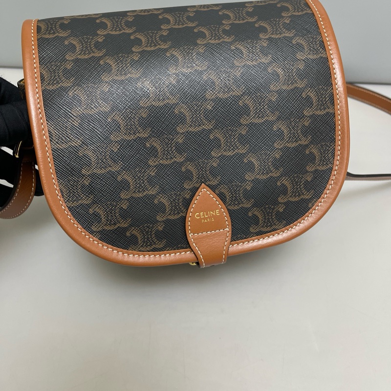 🌷甜價只有一顆！Celine 馬鞍包 Folco 老花凱旋門-6