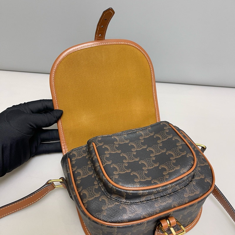 🌷甜價只有一顆！Celine 馬鞍包 Folco 老花凱旋門-7