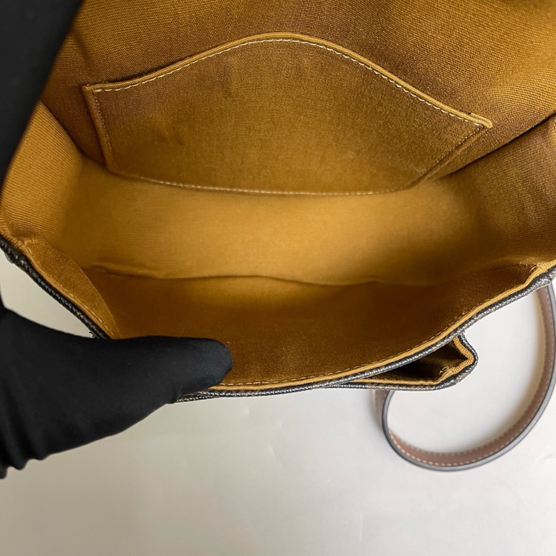 🌷甜價只有一顆！Celine 馬鞍包 Folco 老花凱旋門-8