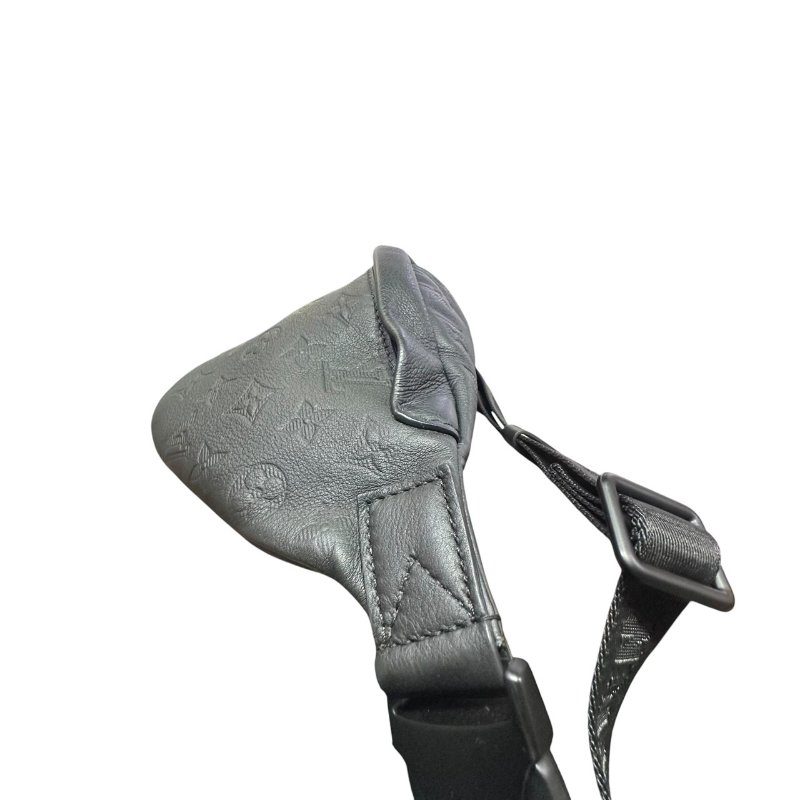 【美收精品】LV黑色壓花肩背包 5-75-3