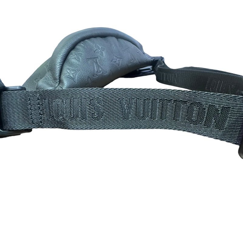 【美收精品】LV黑色壓花肩背包 5-75-4