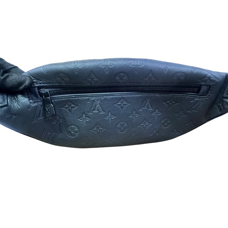 【美收精品】LV黑色壓花肩背包 5-75-5