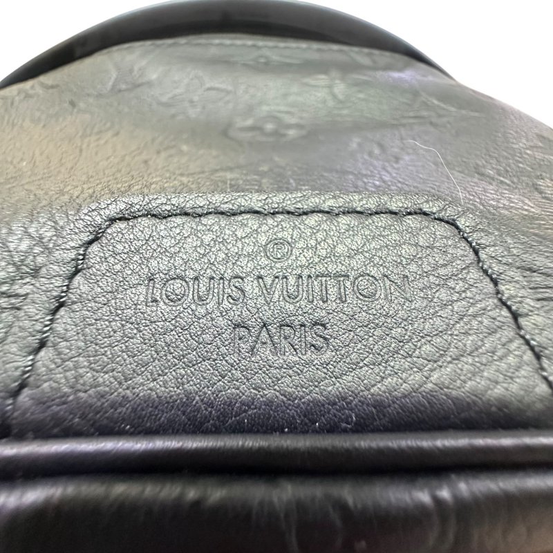 【美收精品】LV黑色壓花肩背包 5-75-7