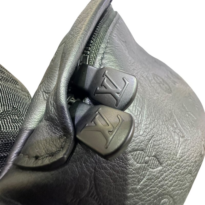 【美收精品】LV黑色壓花肩背包 5-75-8