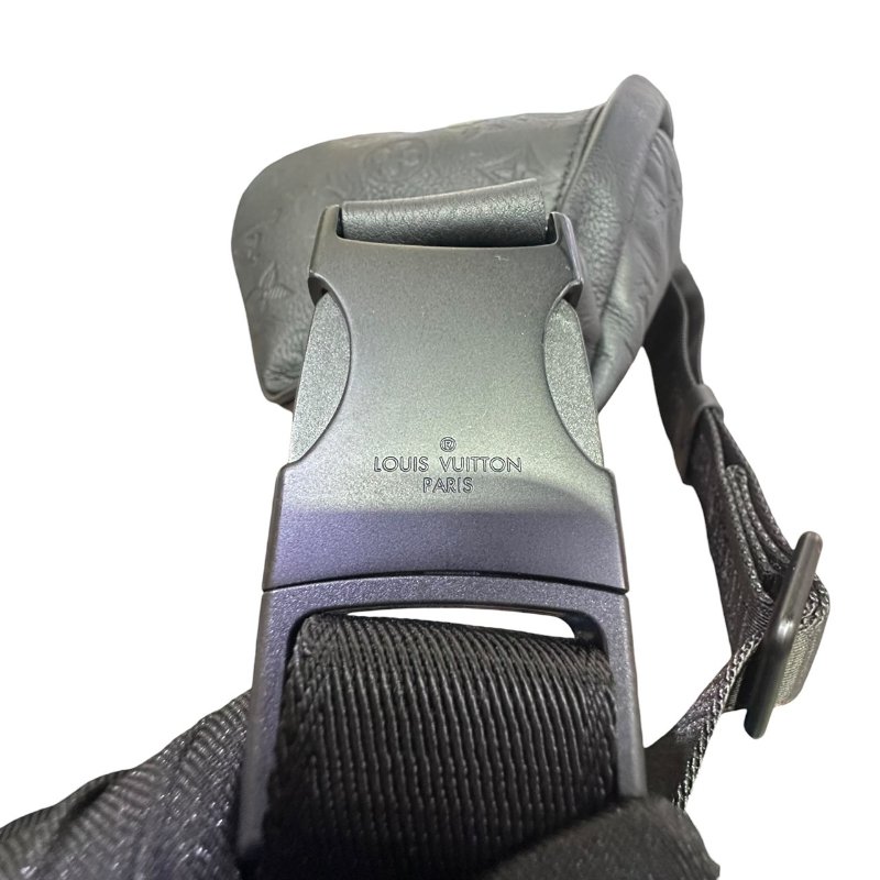 【美收精品】LV黑色壓花肩背包 5-75-9