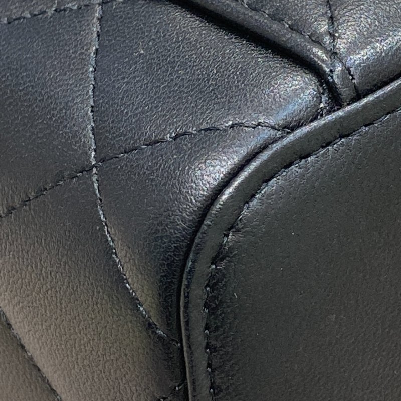 CHANEL 香奈兒 MINI VANITY 迷你珍珠鏈條化妝箱包 皮革 黑色 淺金釦-9