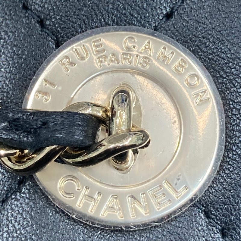 CHANEL 香奈兒 MINI VANITY 迷你珍珠鏈條化妝箱包 皮革 黑色 淺金釦-14