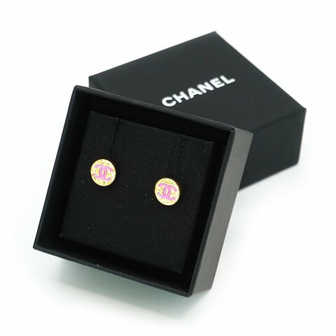 Chanel 雙C金圓餅針式耳環(ABC829-粉)