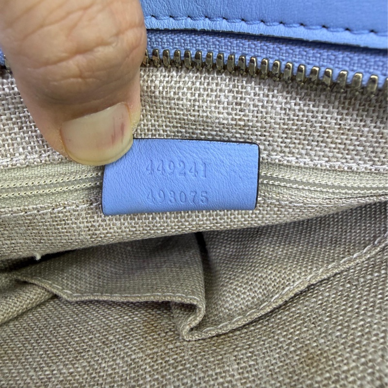 這款手袋是Gucci 的Microguccissima 皮革手提包。-5