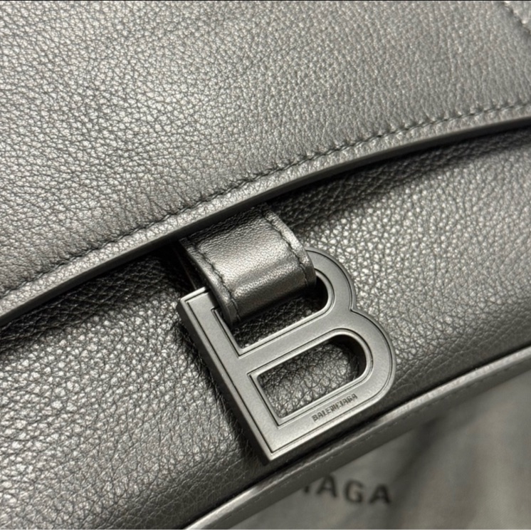 Balenciaga巴黎世家crush Downtown 沙漏包  男女可背 尺寸：32x15x21cm 肩帶：35cm 無塵袋，無盒 下單前如需更多細節請咨詢-11