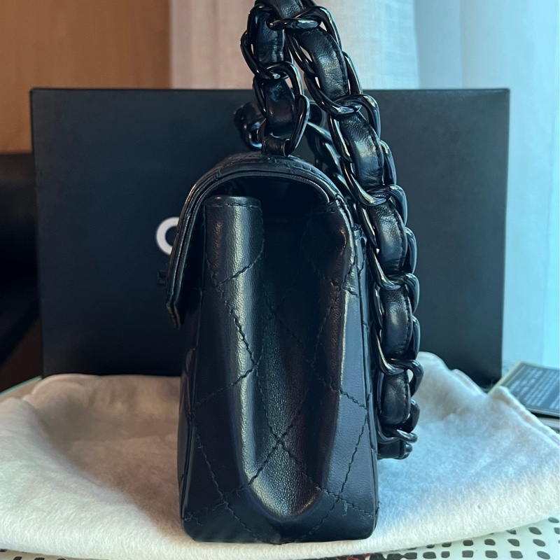 香奈兒CHANEL So Black 中古包 稀有全黑系列側背老香 方胖粗背帶肩背款-12